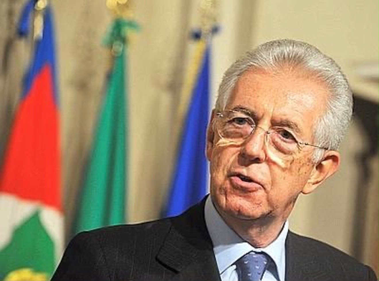 Mario Monti a Casa Radio: «La politica pensa ai voti, ma deve tornare a occuparsi del futuro dei giovani e della crescita»