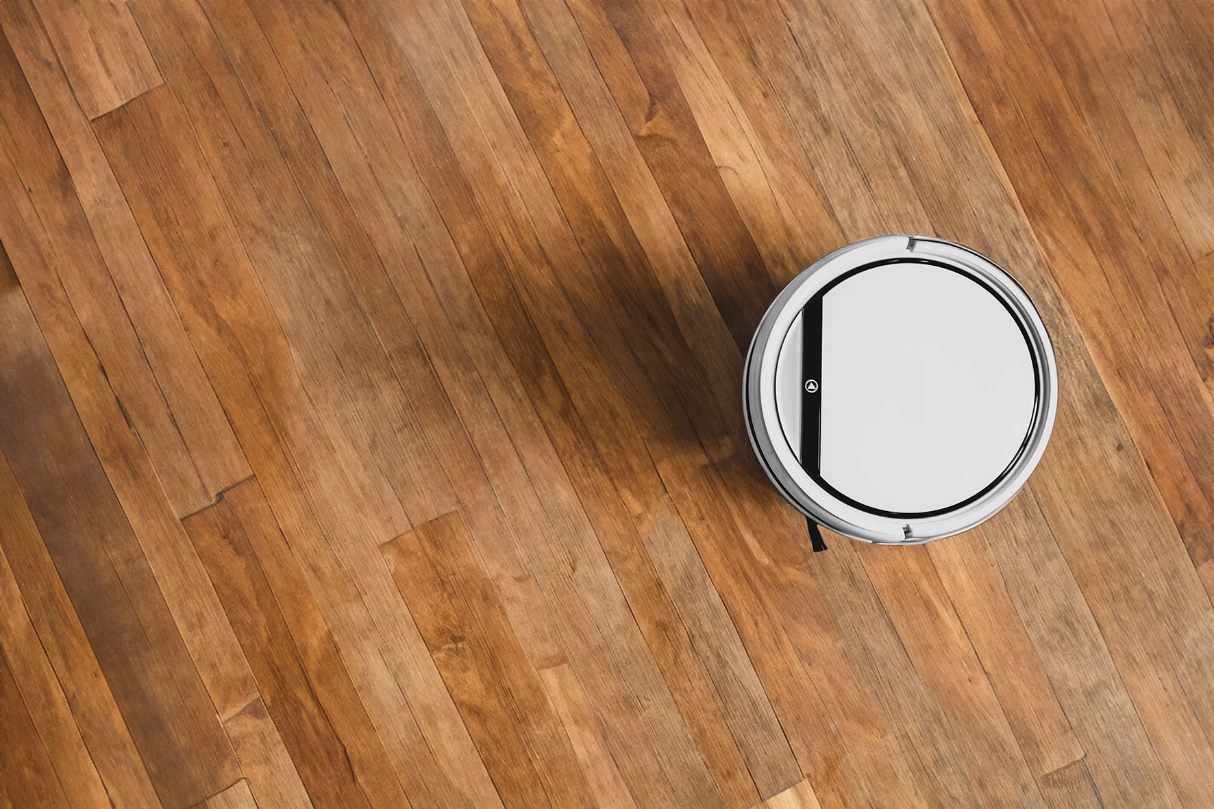 ROBOSHINE di FILA Solutions, il detergente concentrato per robot e lavapavimenti, ora si trova anche nelle rivendite.