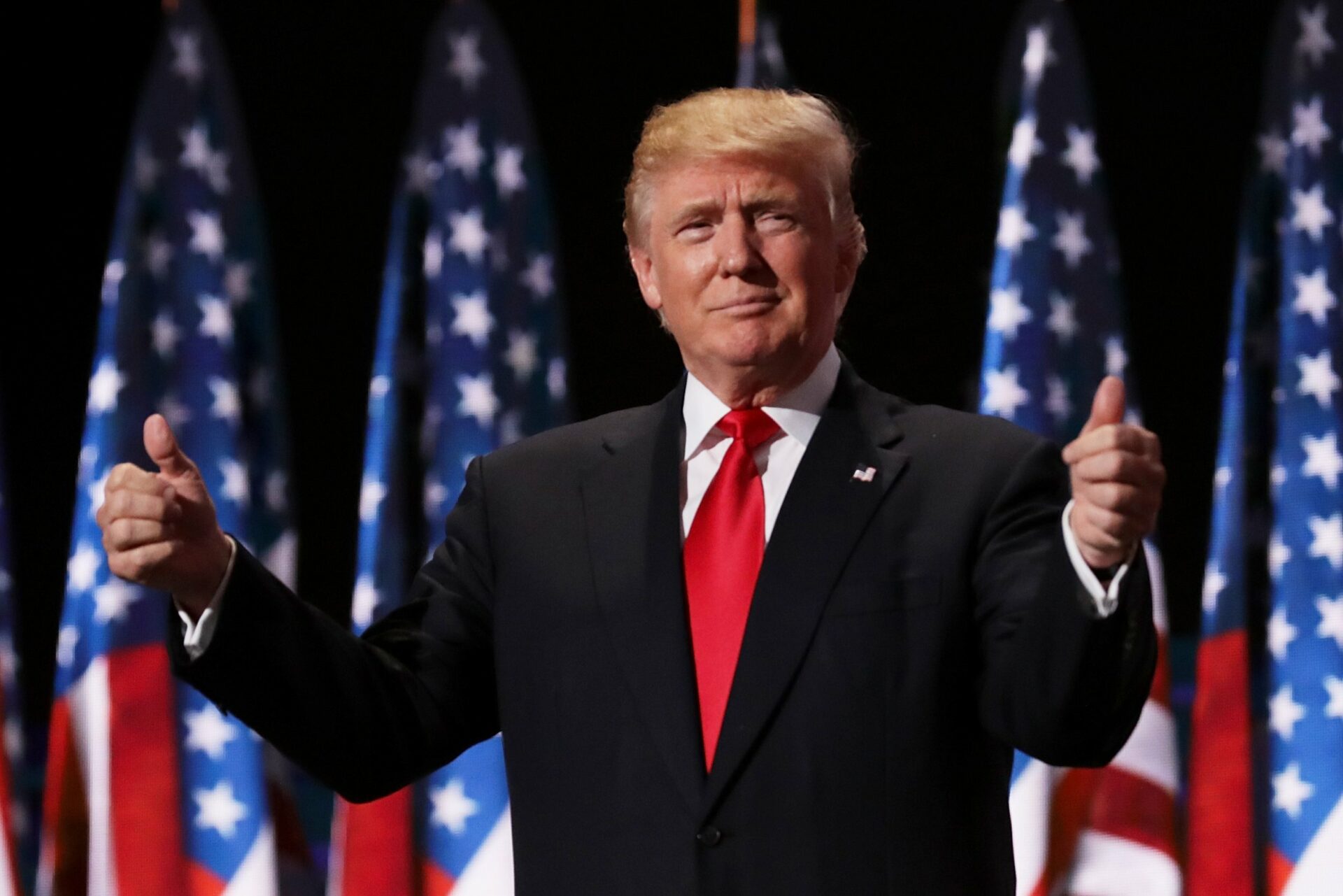Casa Radio ,la notizia in anteprima della vittoria di Trump, e il commento del direttore Giovanni Lacagnina